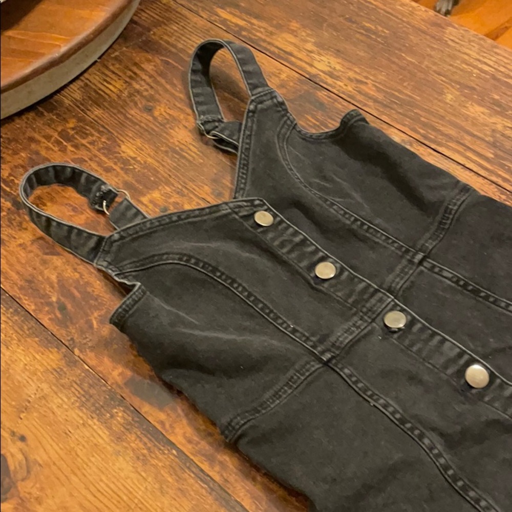 URBAN OUTFITTERS FADED BLACK DENIM MINI DRESS - Picture 6 of 14